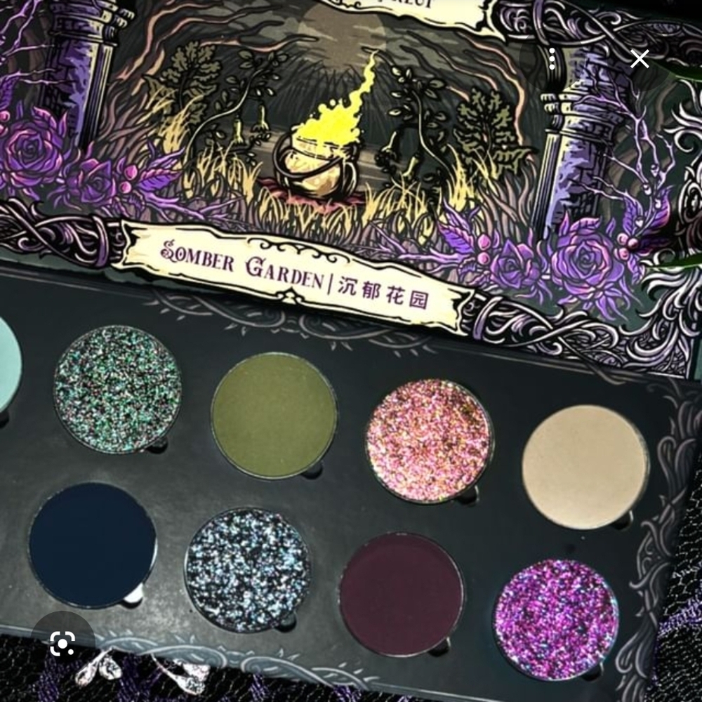 ISO SHELLWE Somber Garden Eyeshadow Palette